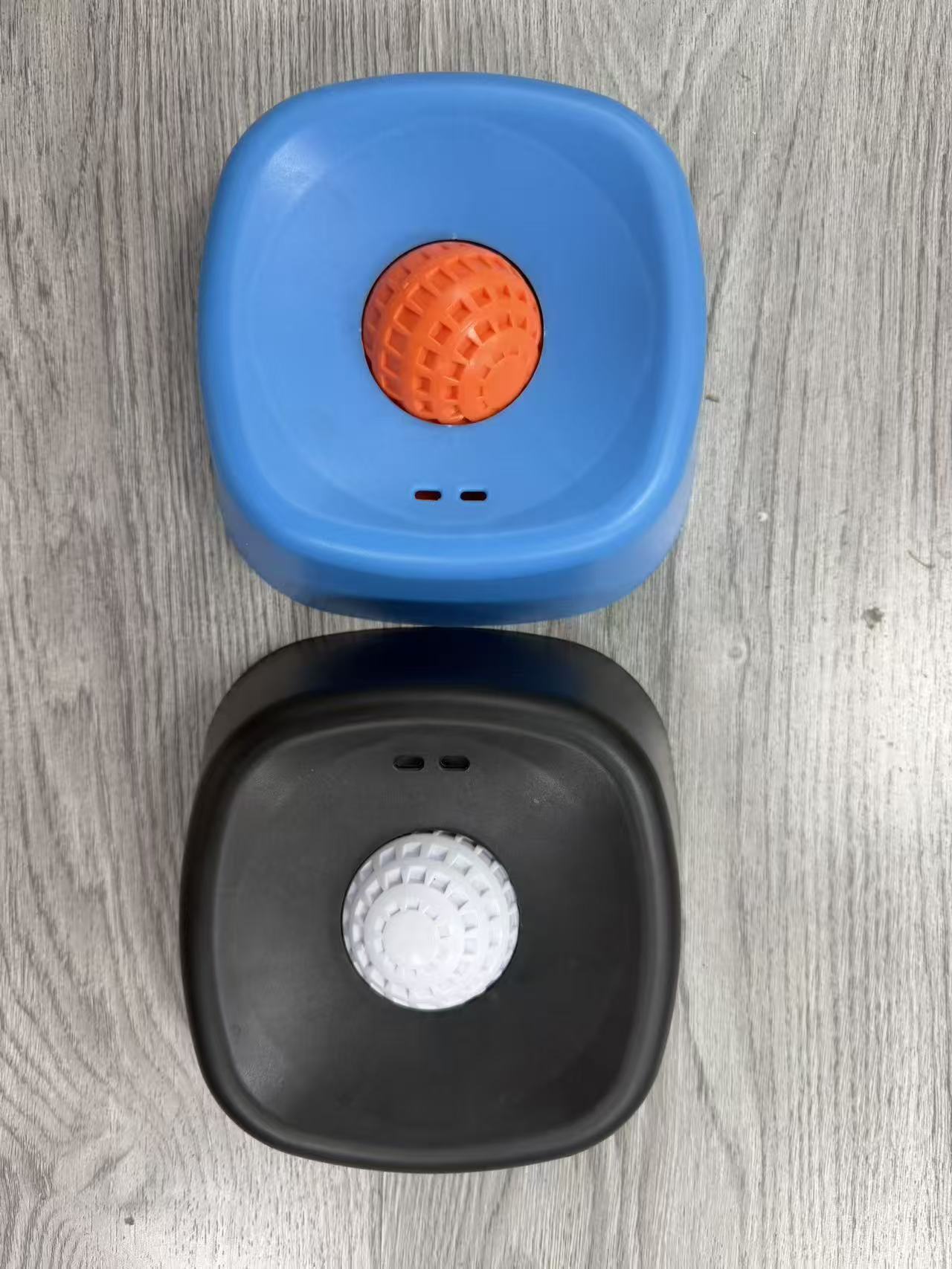 Köschner™ BrothRoll Slow Lick Bowl